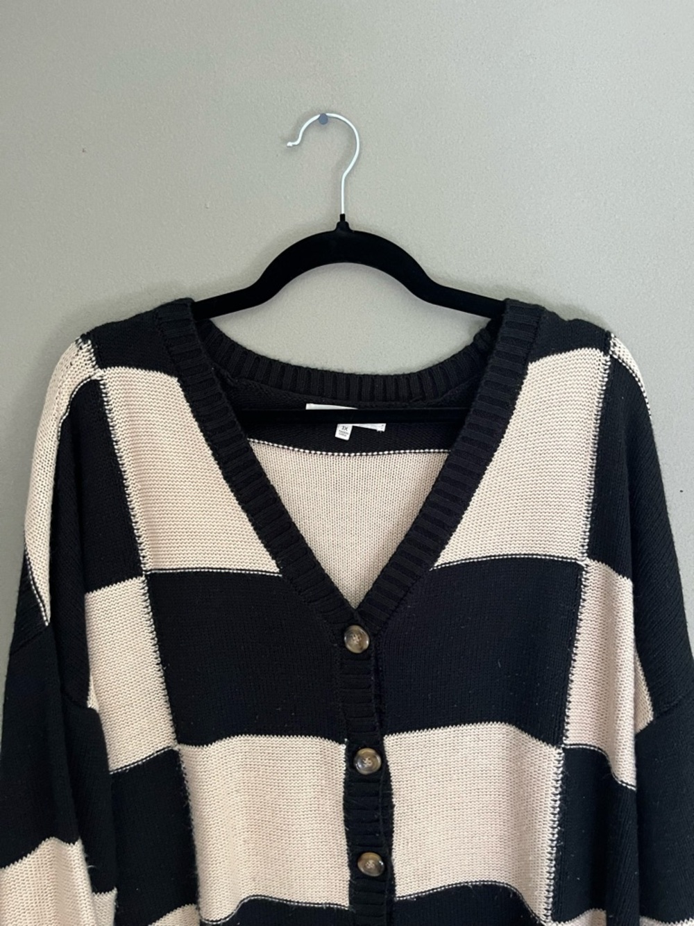 Black and Cream Checkered V-Neck Button Cardigan Sweater Long Sleeves 3X Preppy - Picture 3 of 7